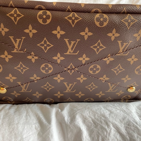 Selling brand new ARTSY MM Monogram - Picture 5 of 8